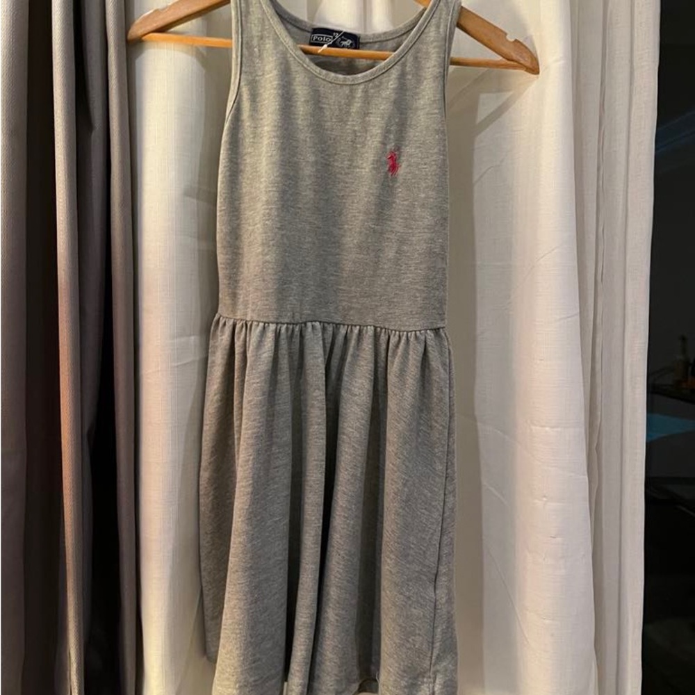 Polo girls dress 100% cotton 
Grey color
Size 12 
Never worn